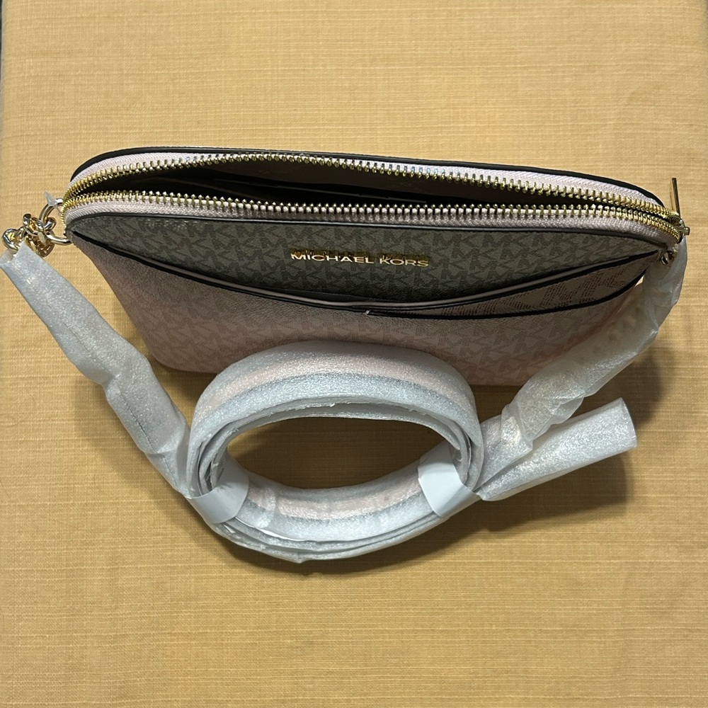 Michael Kors 3 Color Pink Cream Crossbody Bag - Brand New With Tags - Picture 8 of 16